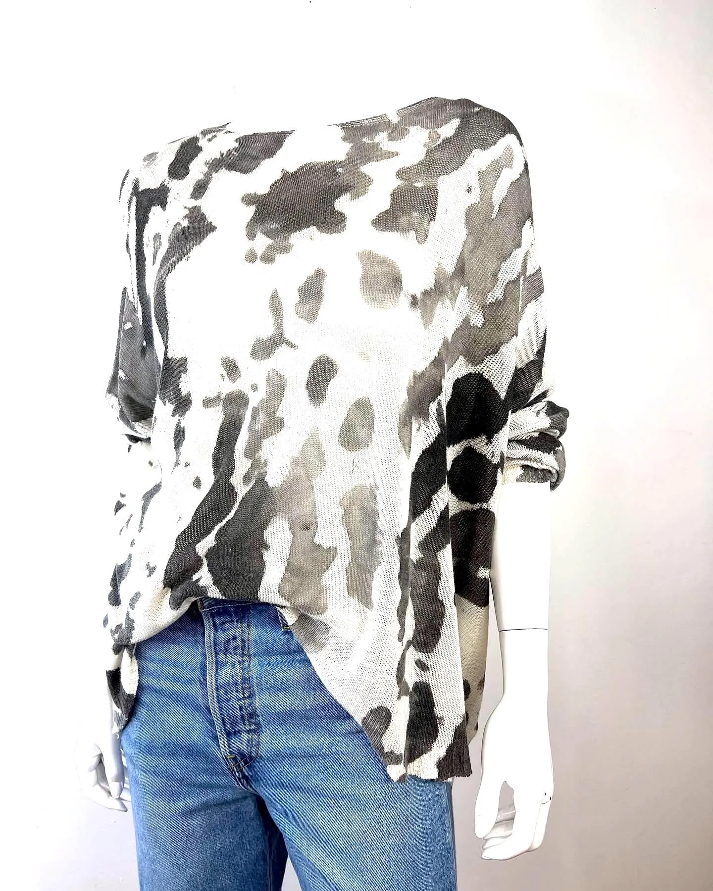 ALEMBIKA KNIT LIGHTWEIGHT SWEATER