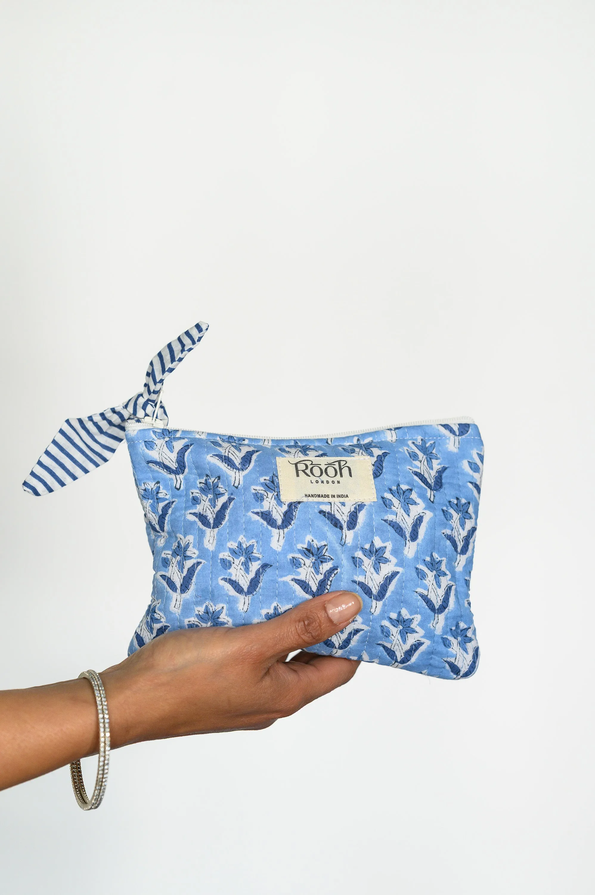 BLUE BLOSSOM FLAT POUCH (SET OF 3)