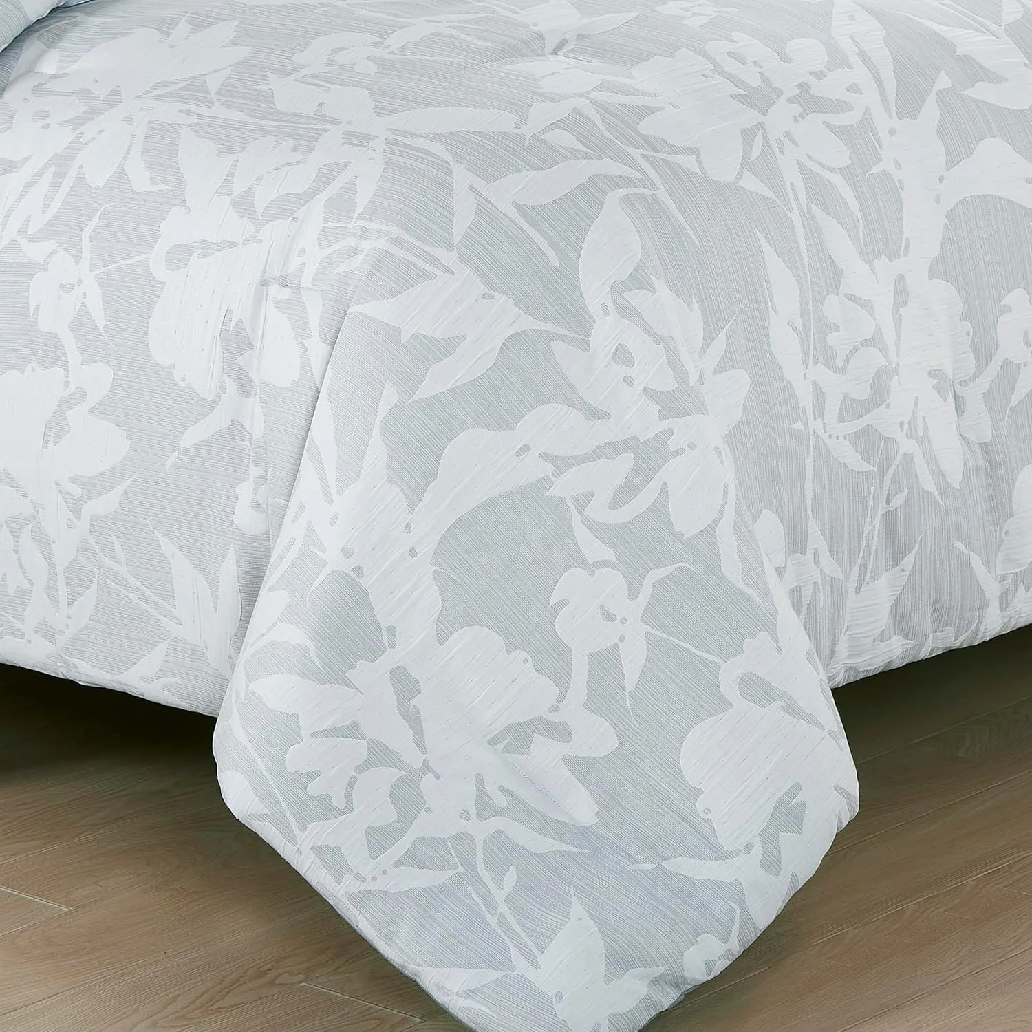Chezmoi Collection Freesia 7-Piece Floral Bed in a Bag King, Gray/White, Jacquard Textured Lightweight Bedding for All Season (1 Comforter, 2 Shams, 2 Pillowcases, 1 Flat Sheet, 1 Fitted Sheet)