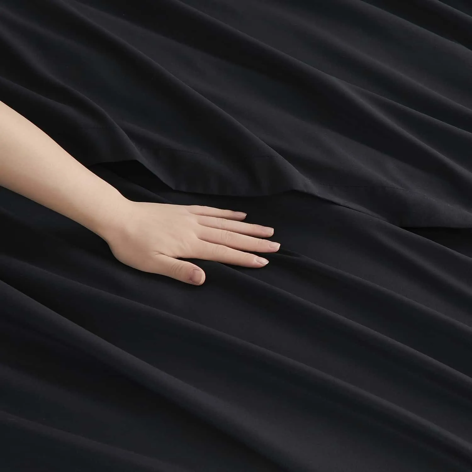 Clara Clark RV Queen Sheets, 6 Piece RV Sheets Set - Hotel Luxury Sheets for RV Bunks, Super Soft Bedding Set, Short Queen,Black