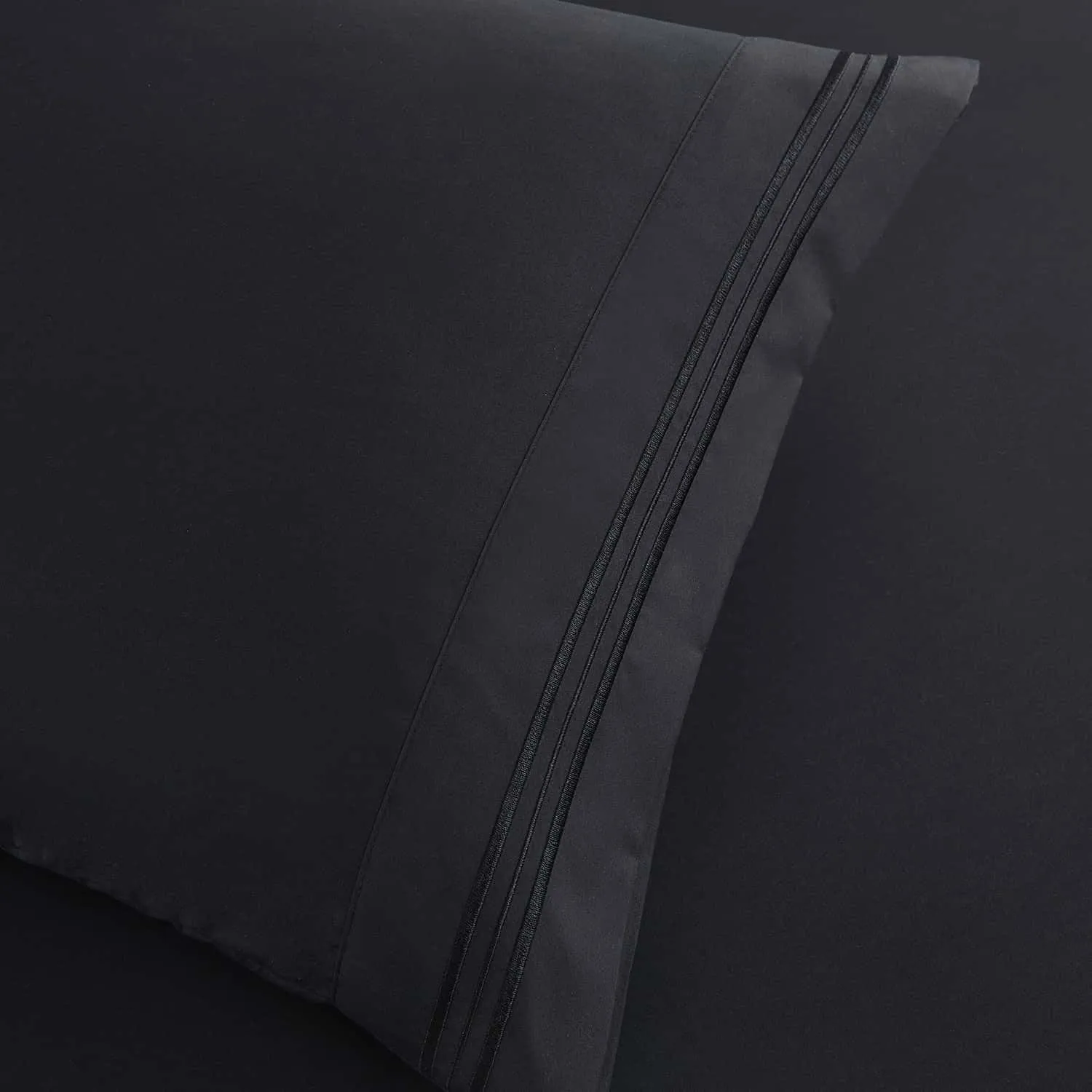 Clara Clark RV Queen Sheets, 6 Piece RV Sheets Set - Hotel Luxury Sheets for RV Bunks, Super Soft Bedding Set, Short Queen,Black