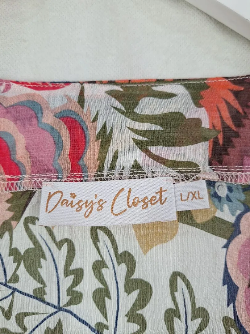 Daisy's Closet Beachy Lightweight Floral Cardigan Size L