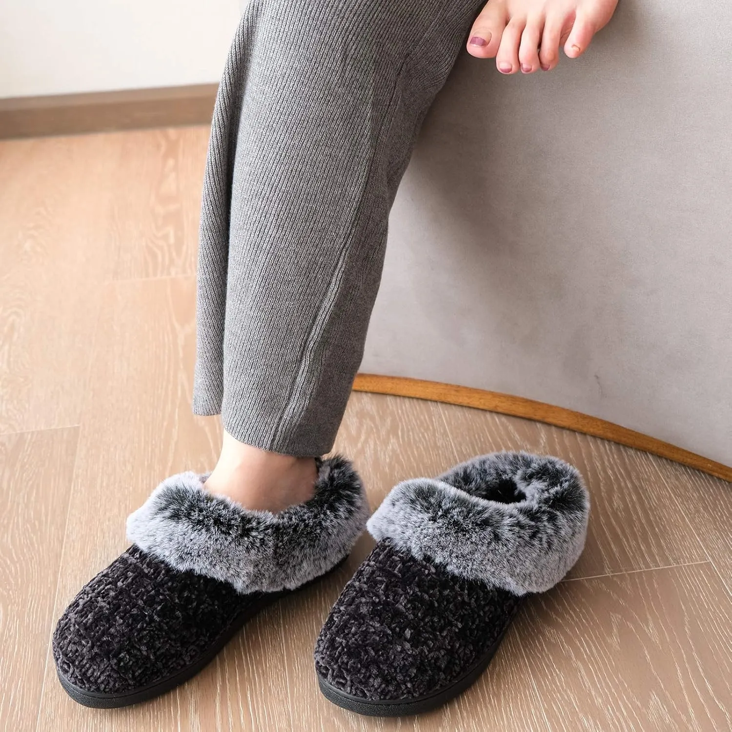 DL Women's Memory Foam Moccasin Slippers Micro Suede with Breathable Faux Fur Lining Slip On House Shoes Micro Indoor & Outdoor