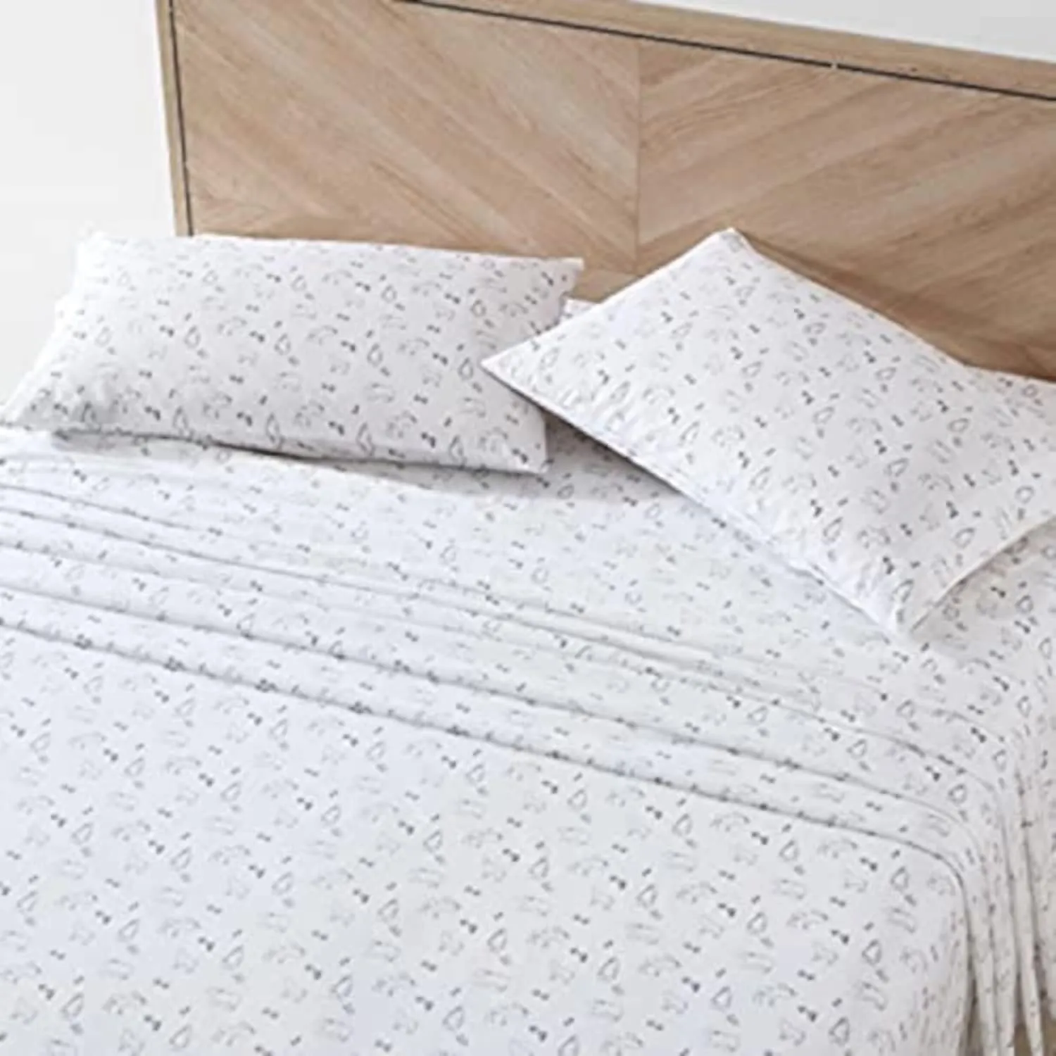 Eddie Bauer Home | Percale Collection Sheet Set-100% Cotton, Crisp & Cool, Lightweight & Moisture-Wicking Bedding, Queen, Animal Tracks
