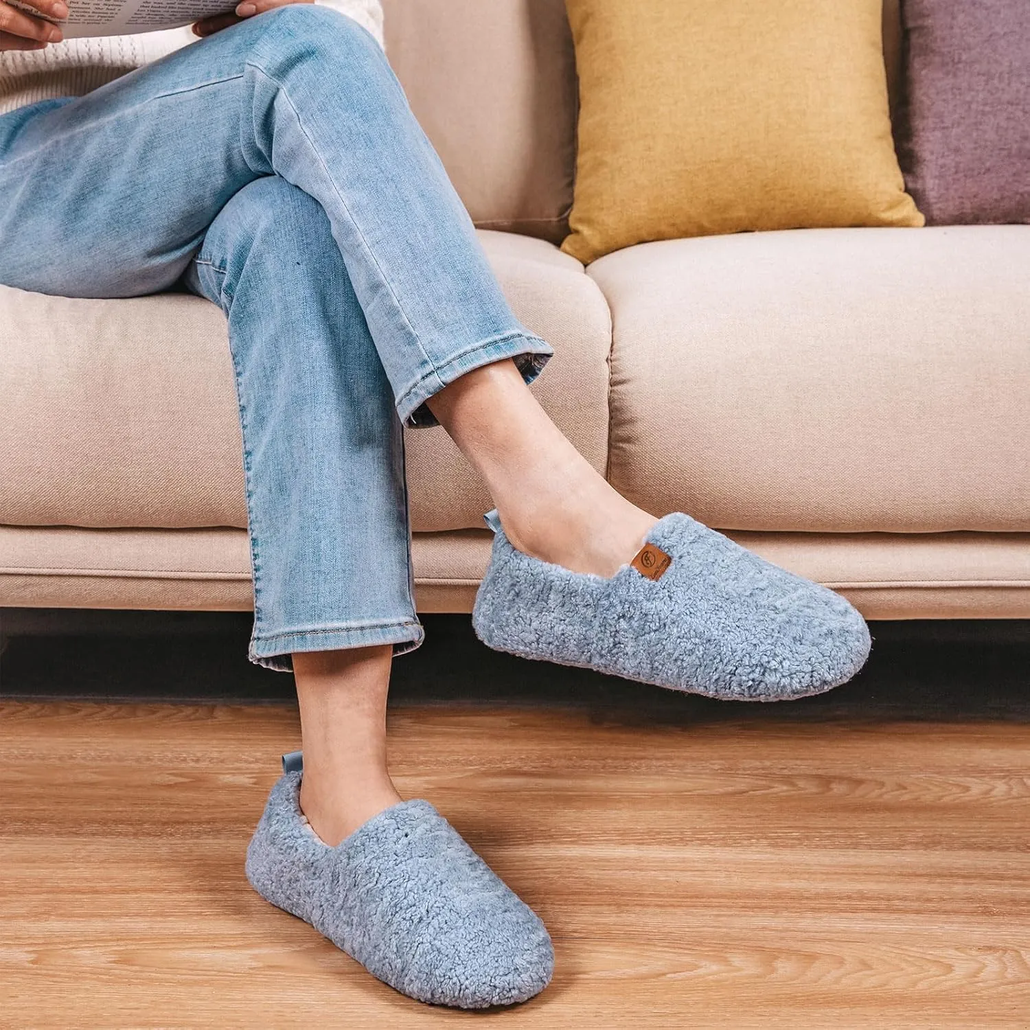 EverFoams Women’s Soft Curly Full Slippers Memory Foam Lightweight House Shoes Cozy Loafer with Polar Fleece Lining