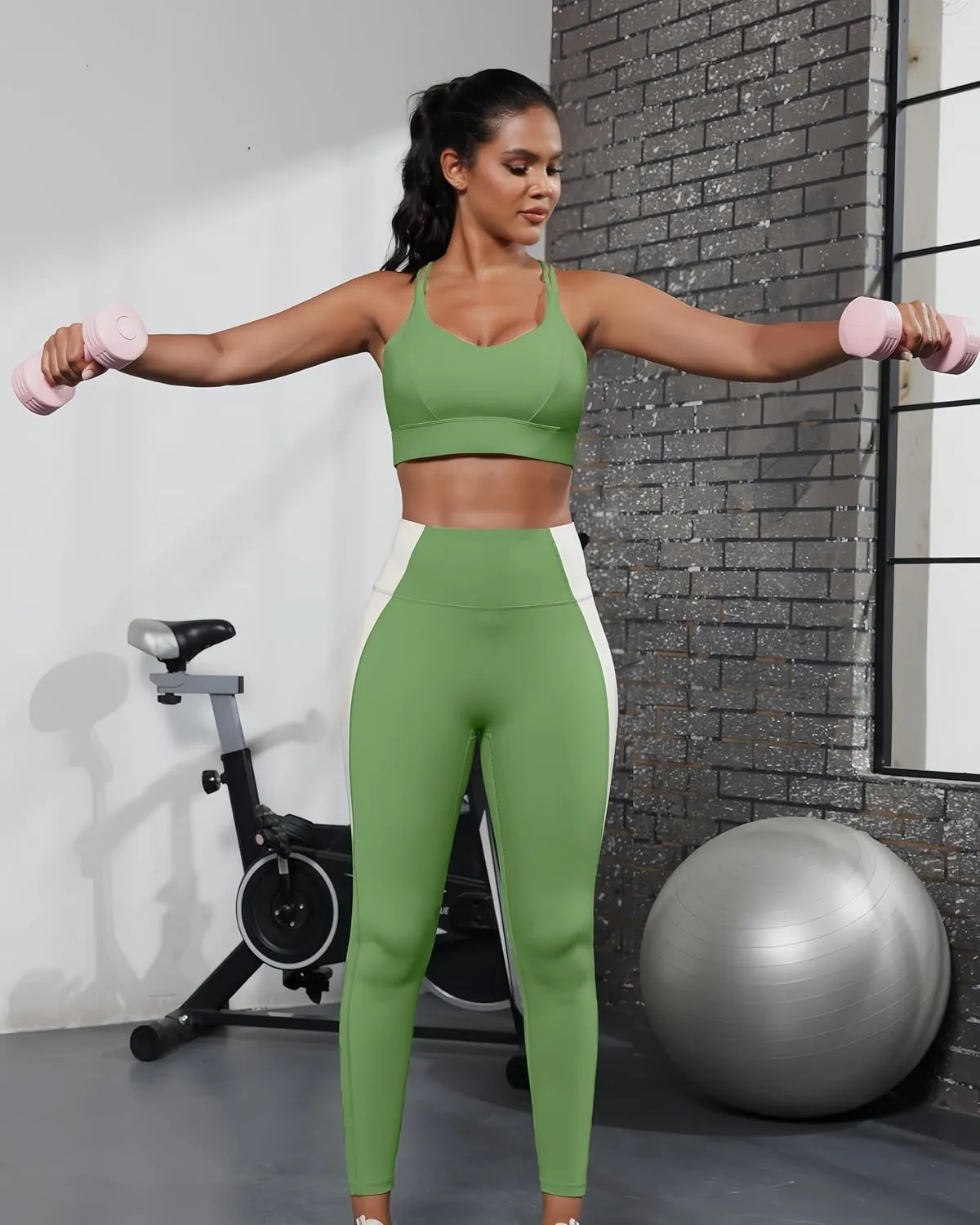 Grace Form Sports Bra for Women Strappy Medium Support Push Up Padded Sports Bra for Running Workout Bra Yoga Bra