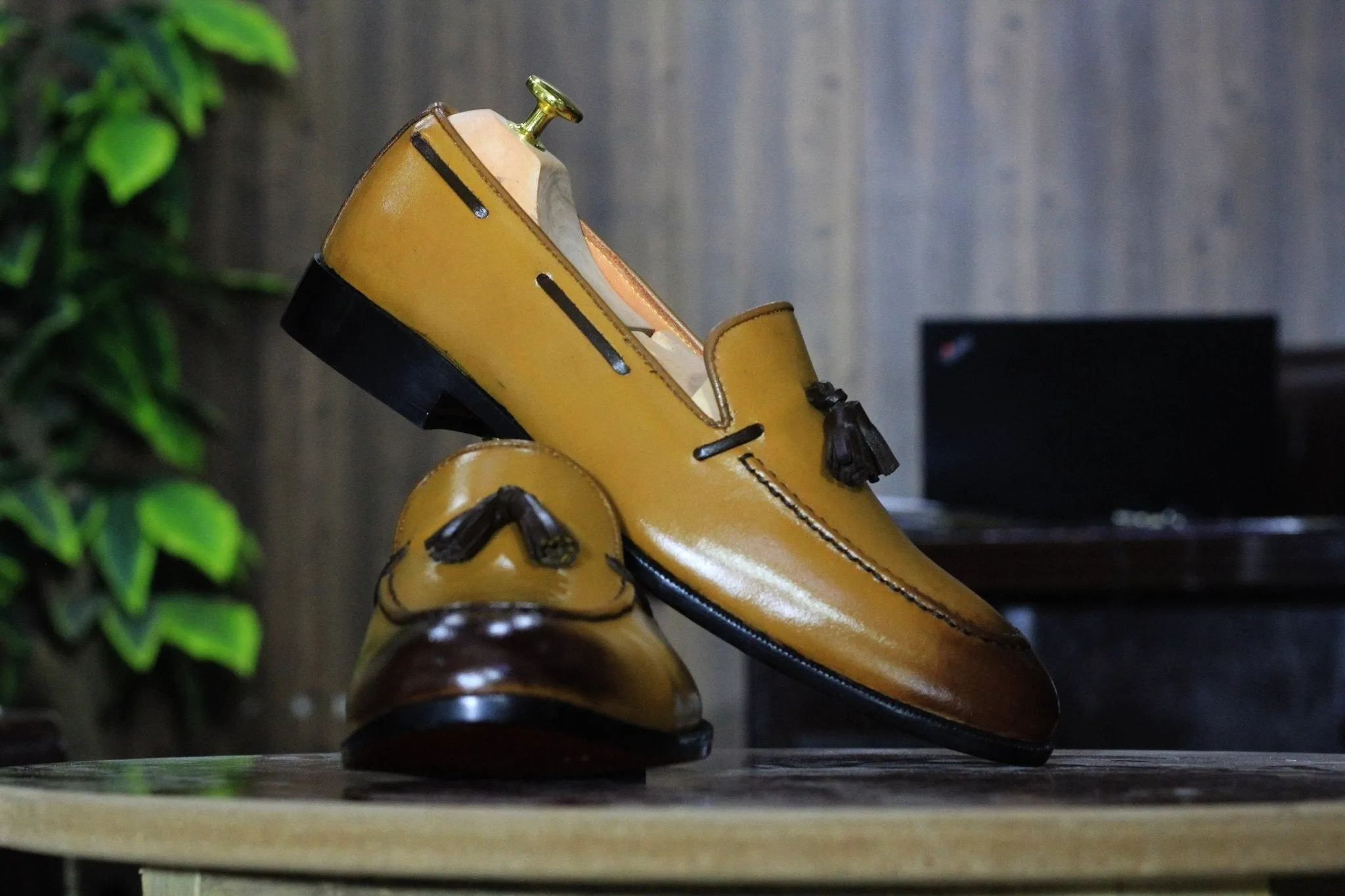 Handmade Tan Color Genuine Cow-Hide Leather Tussles Moccasins Shoes For Men, Slip On Loafers Shoes For Mens