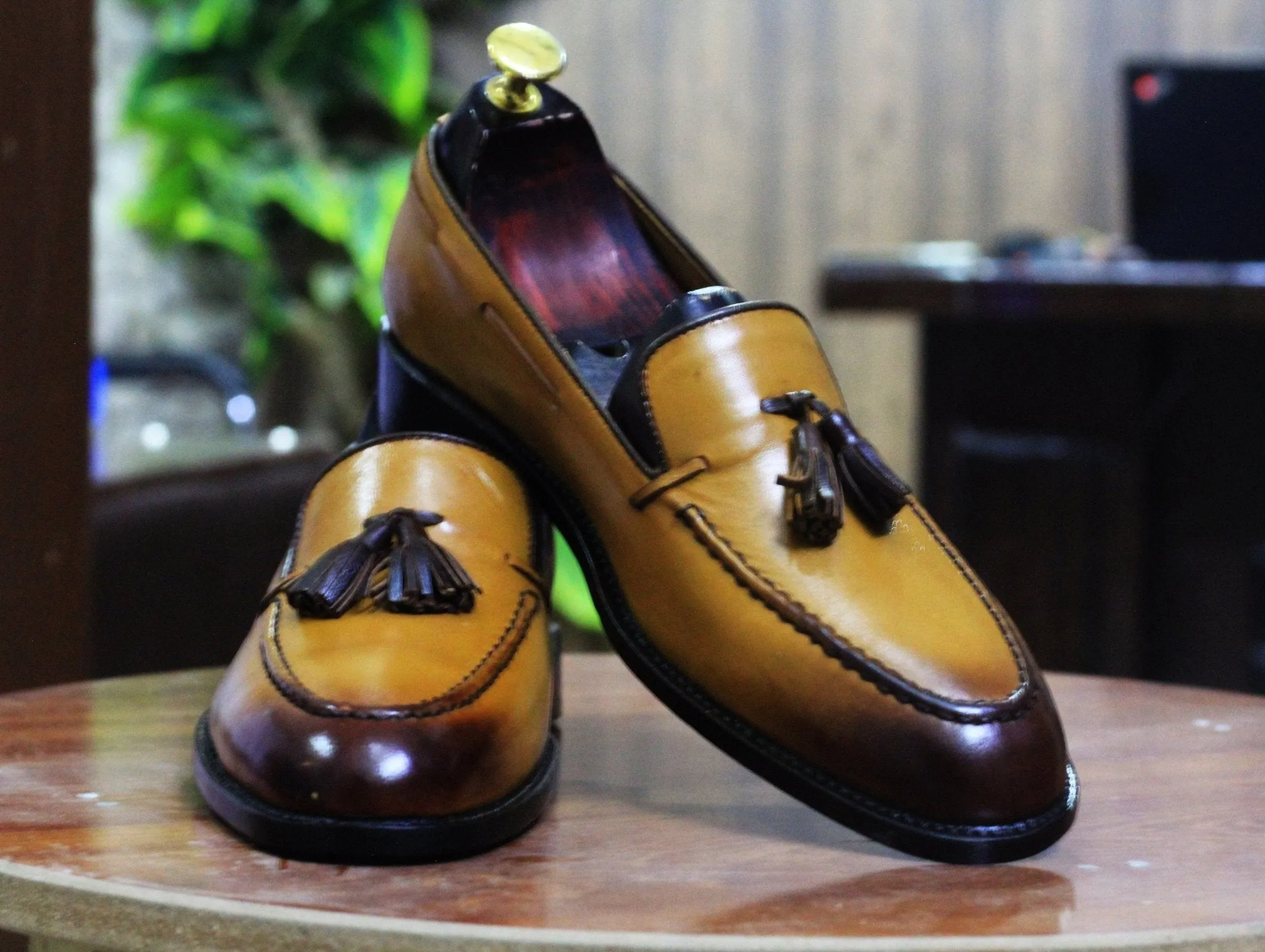 Handmade Tan Color Genuine Cow-Hide Leather Tussles Moccasins Shoes For Men, Slip On Loafers Shoes For Mens