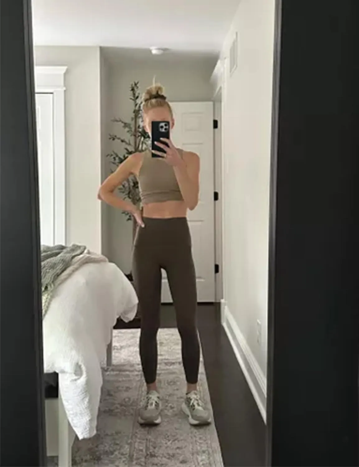 HeyNuts Workout Pro/Yoga Pro 7/8 Leggings with Side Pockets for Women, High Waisted Tummy Control Compression Pants 25''