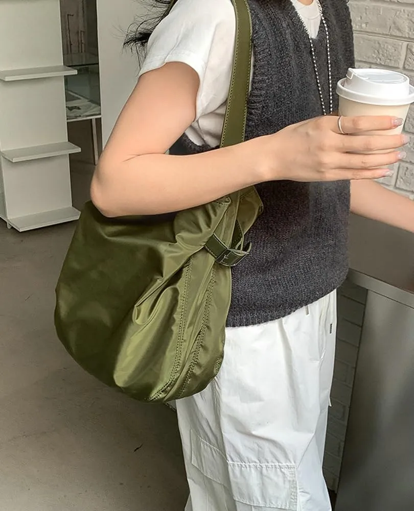 Lightweight Nylon Tote Bag for Women 2025 Slouchy Pleated Hobo Shoulder Bag Purses and Handbags for Travel Gym