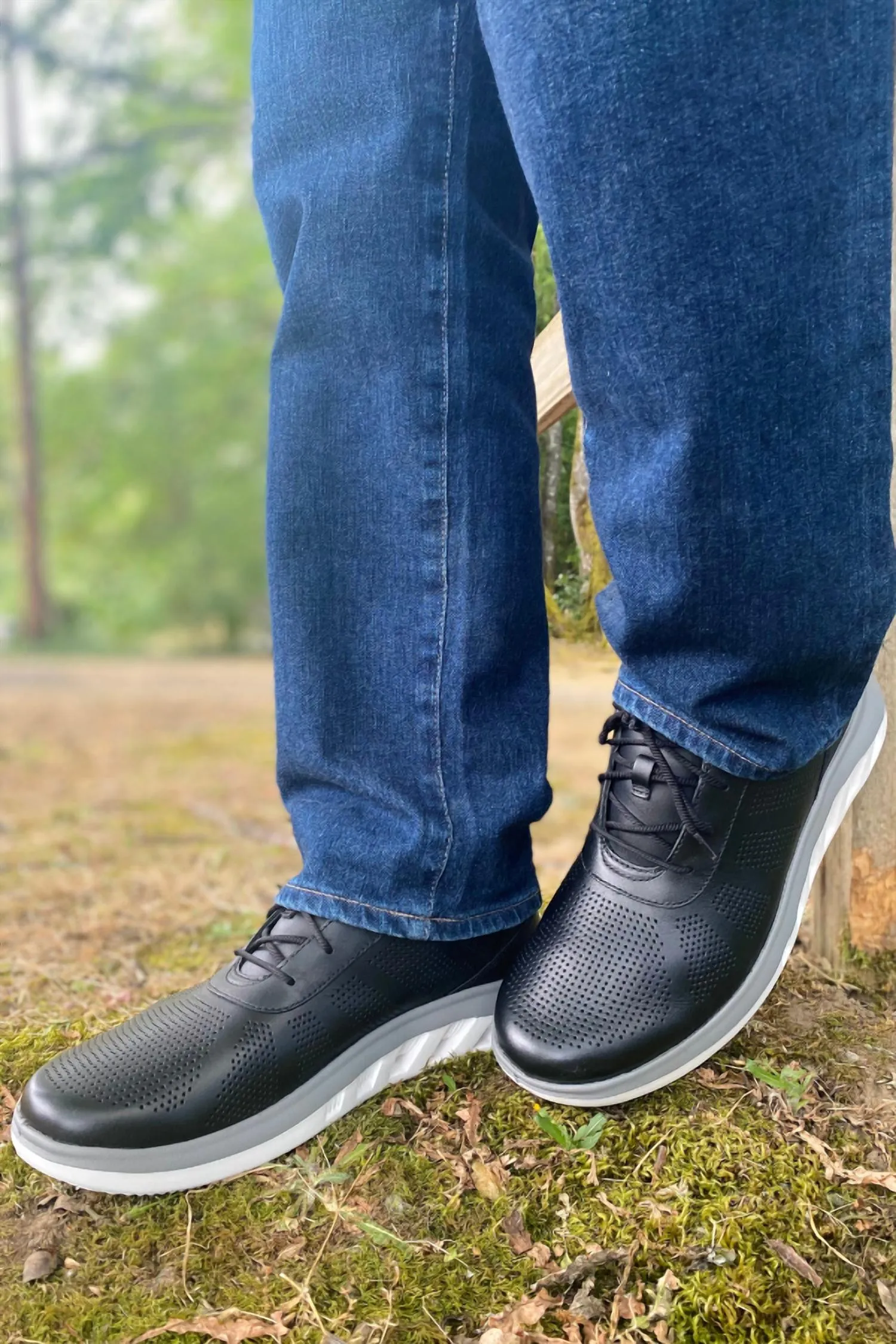 Men Activate U-Throat Shoes In Black