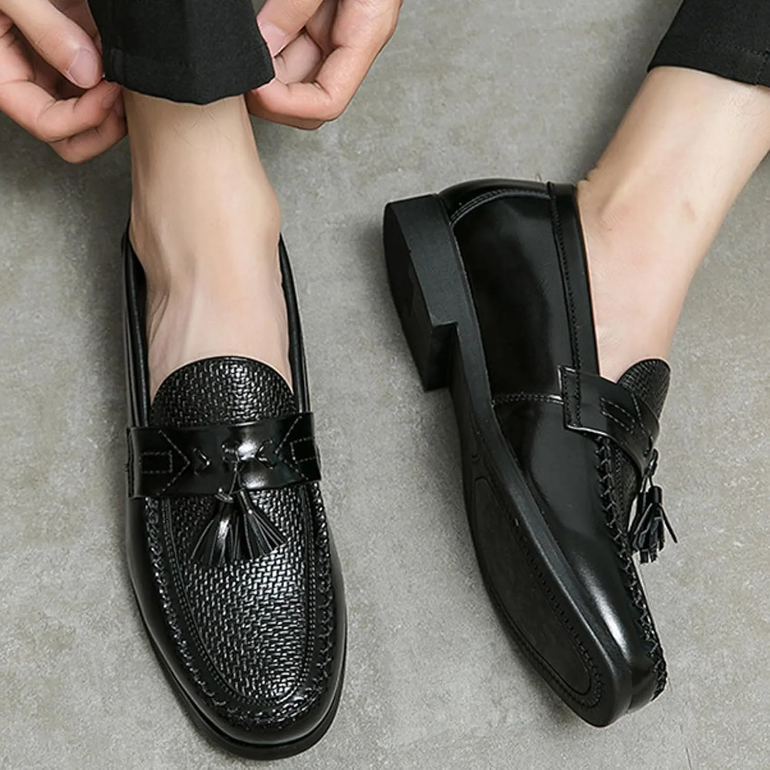Men's Leather Tassel Decorated Low Heel Formal Loafers Retro Round Toe Printed Non-Slip Slip-On Business Flat Moccasin Shoes
