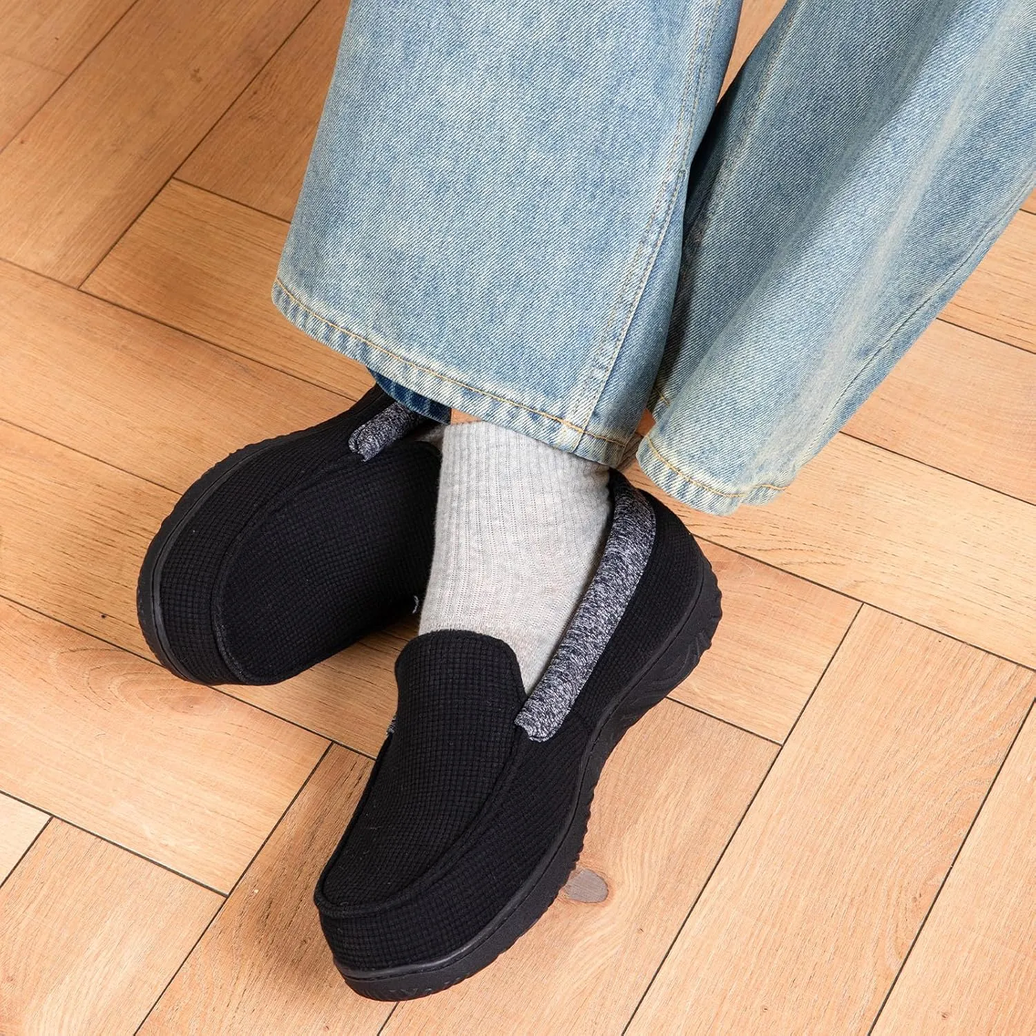 Men's Moccasin House Slippers - Memory Foam Indoor Outdoor Shoes Breathable Slip-on Loafers