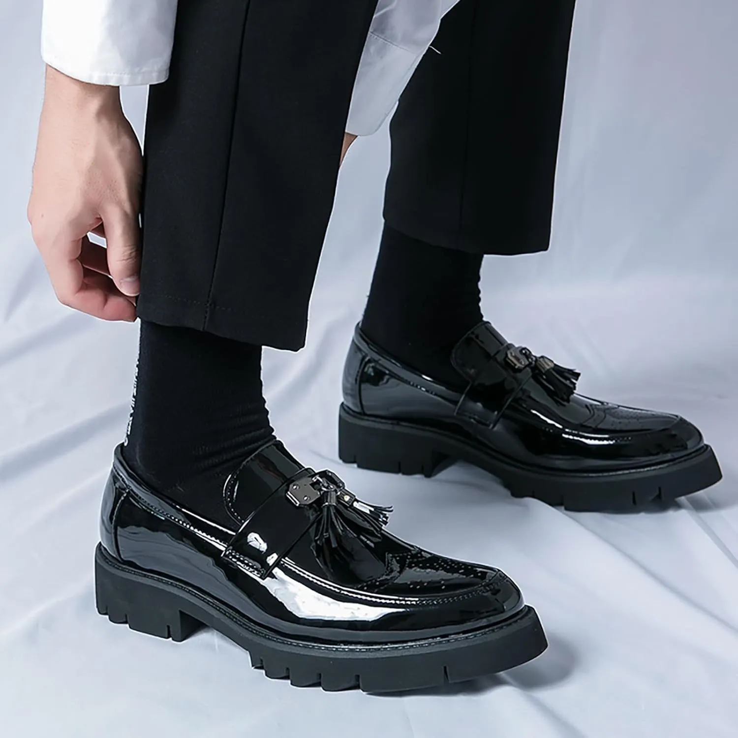 Men's Patent Leather Brogue Tassel Platform Loafers Comfortable Round Toe Slip-On Lug Sole Dress Shoes for Business Party Daily Wear