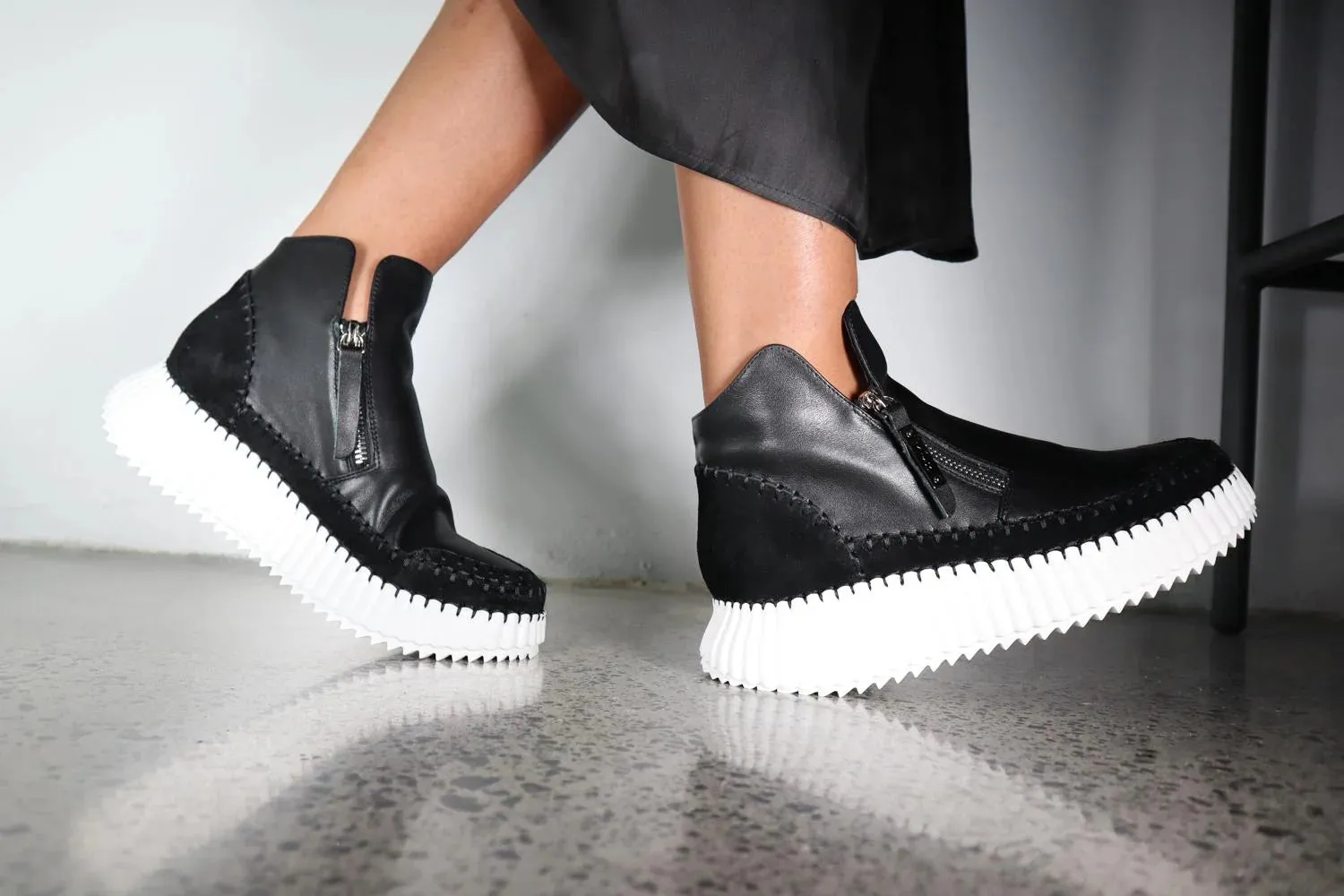 MINX WESLEY  - BLACK COMBO