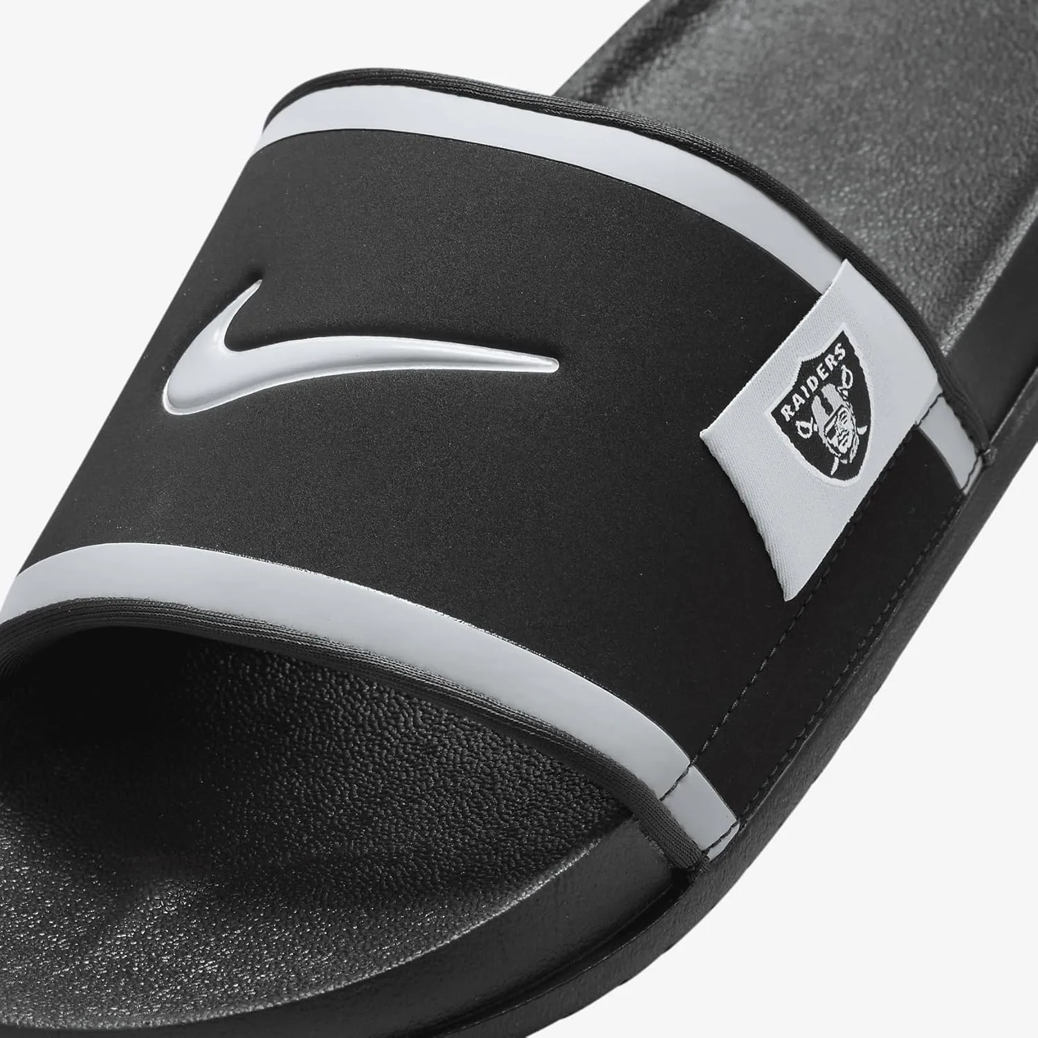 Nike Offcourt (Las Vegas Raiders) Offcourt Slides (FN4454-001, Black/Dark Smoke Grey/Field Silver)