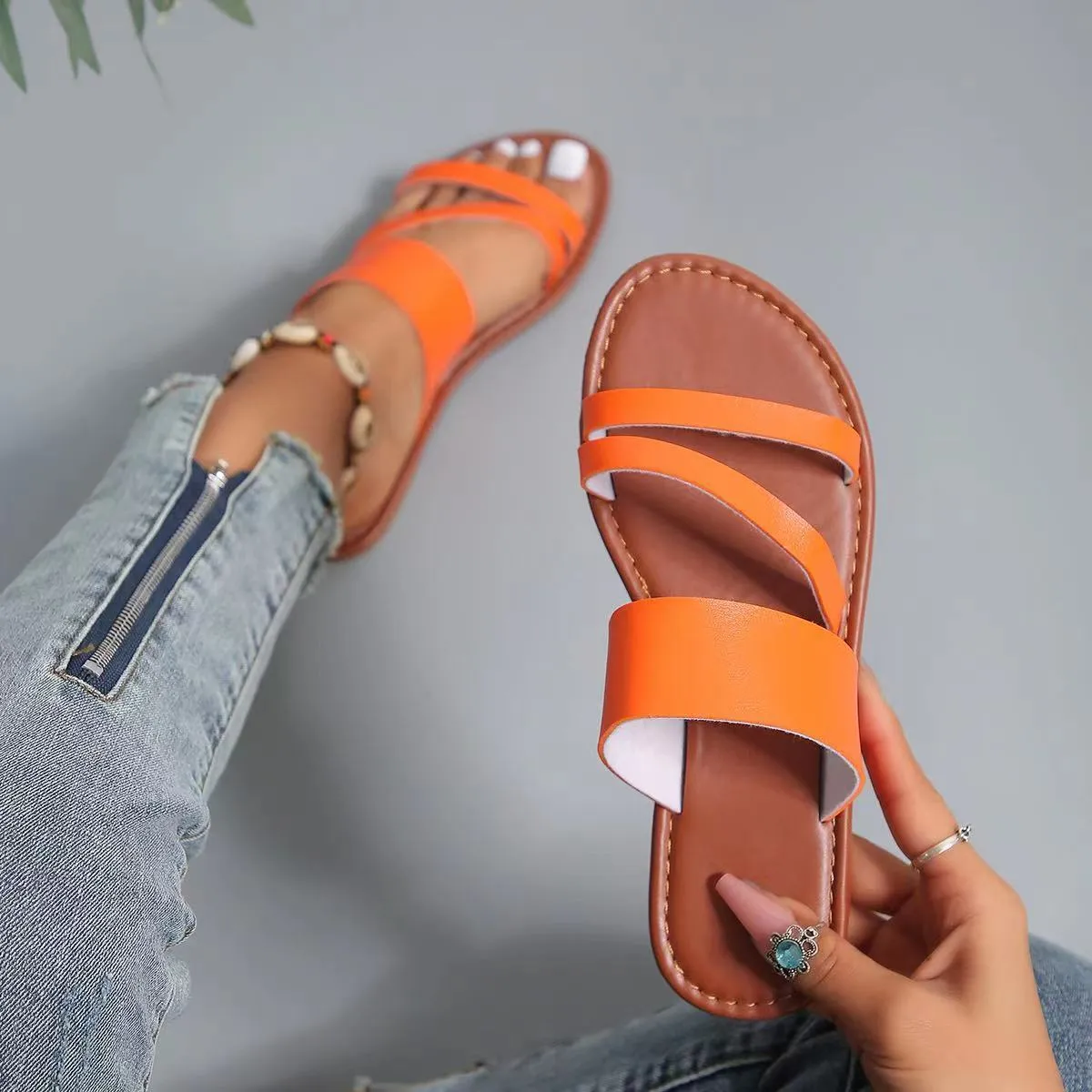 Personality Lightweight Slip-on Women's Slippers