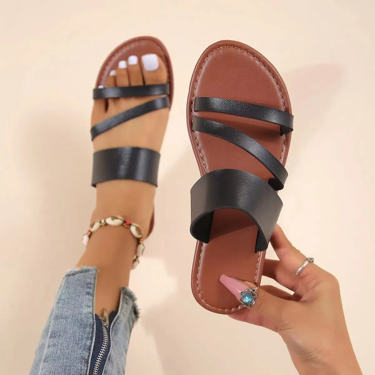 Personality Lightweight Slip-on Women's Slippers