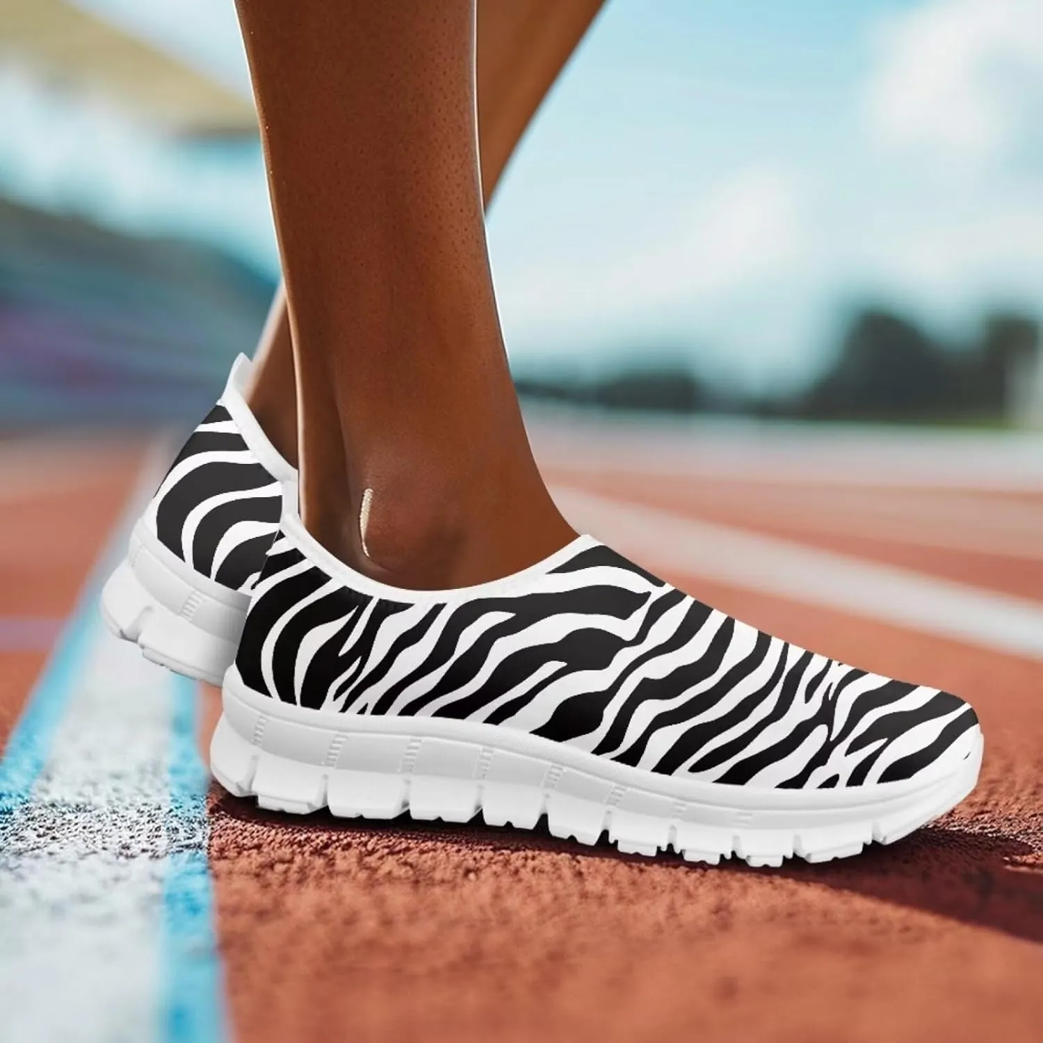 Pop Leopard Print Slip on Shoes Women Low Top Casual Mesh Shoes with Arch Support Insole Business Work Outdoor Sneaker