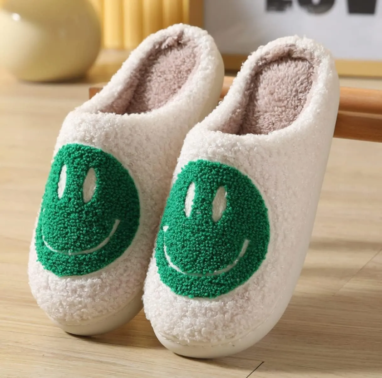 rosyclo Smile Face Slippers Retro Soft Plush Cozy House Slippers Slip-on Fluffy Indoor Outdoor Smile Slippers for Women and Men