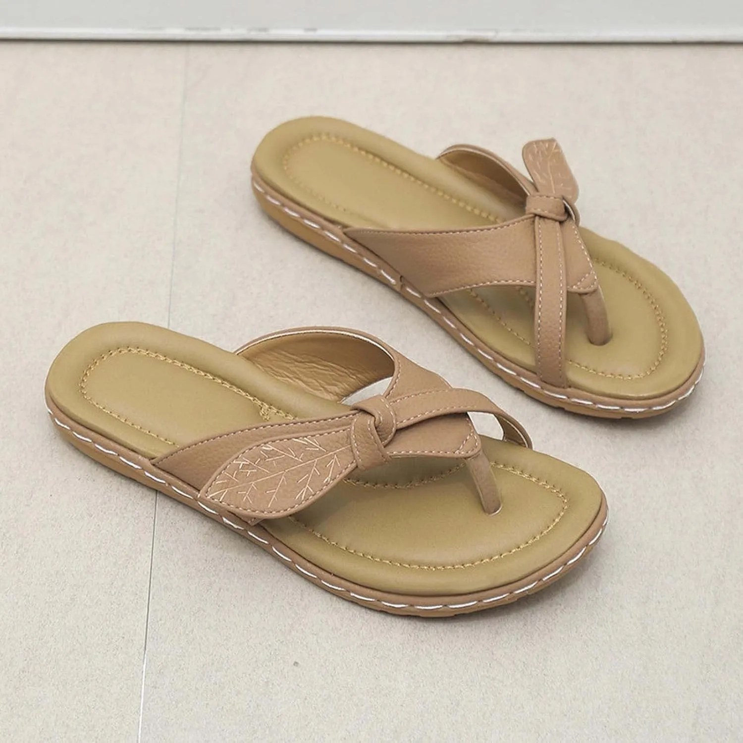 Sandals Women Dressy Summer Flat Leaves Twisted Straps Thong Clip Toe Flip Flops Vintage Lightweight Comfortable Outdoor Ladies Beach Shoes Slippers