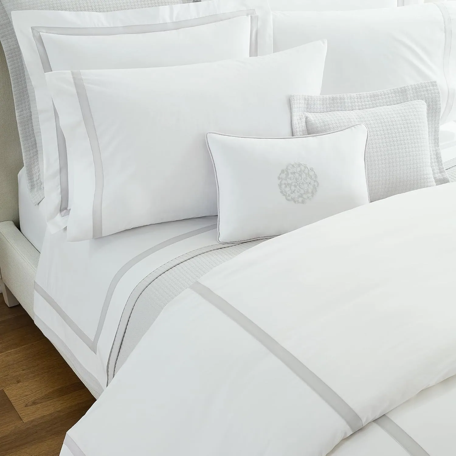 Sferra Estate Collection - 100% Long-Staple 200 Thread Count Cotton Percale with Sateen Appliqué - Cooling, Soft, and Breathable Bed Linens, 4pc King Sheet Set, White/Lunar