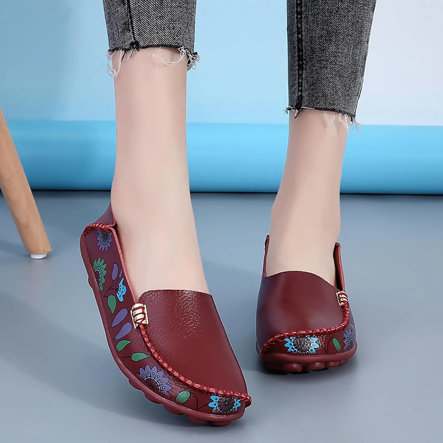 Sunporx Women's Comfortable Loafers Driving Moccasins Shoe Casual Leathers Slip on Round Toe Breathable Walking