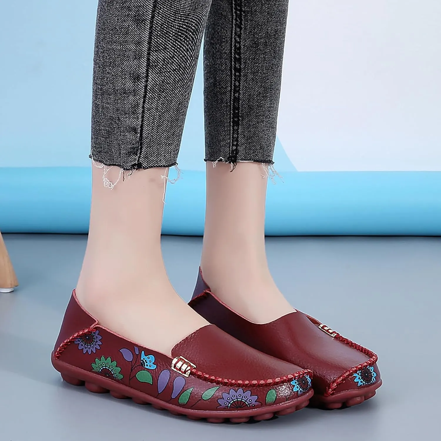 Sunporx Women's Comfortable Loafers Driving Moccasins Shoe Casual Leathers Slip on Round Toe Breathable Walking