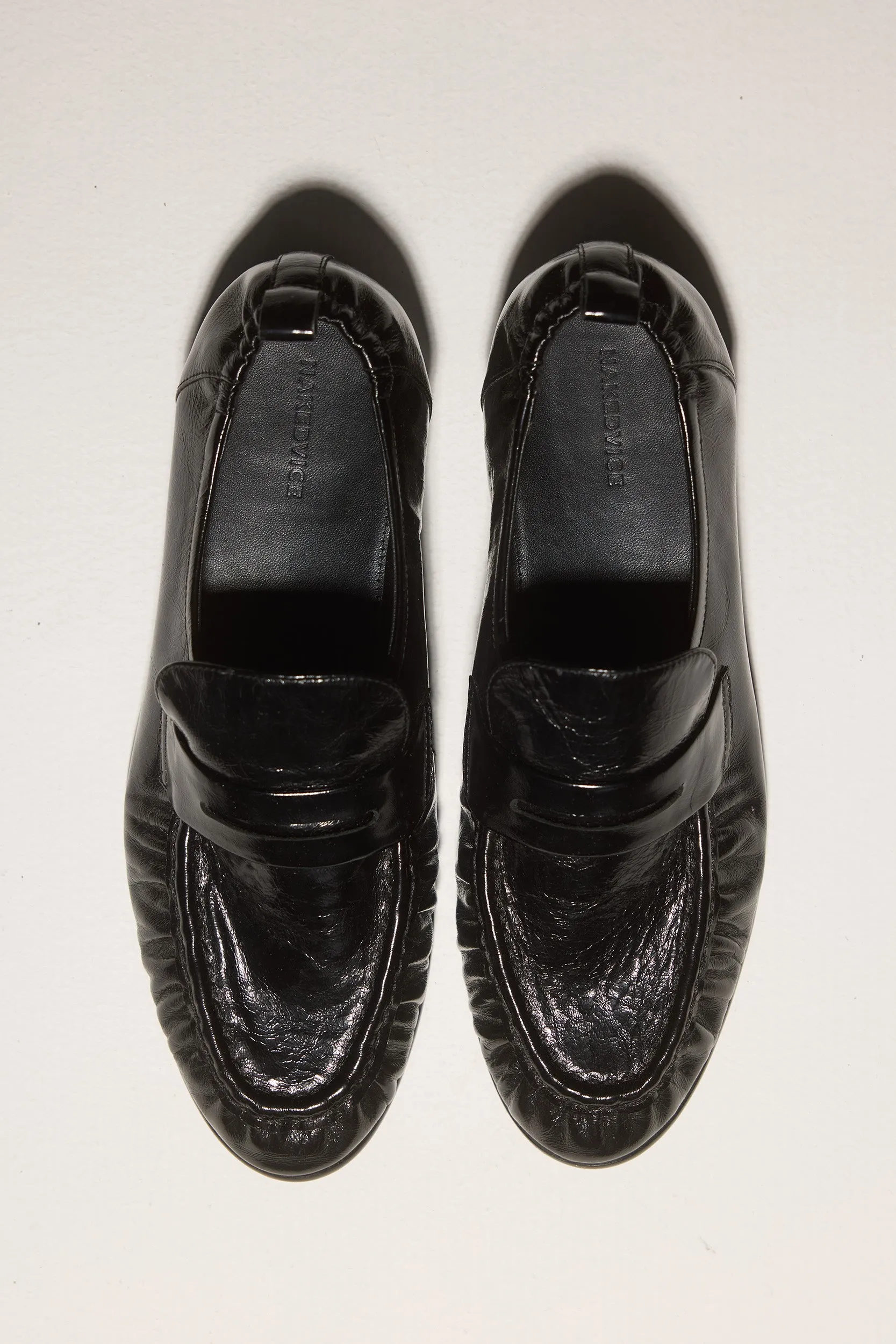 THE CAMDEN BLACK LOAFER