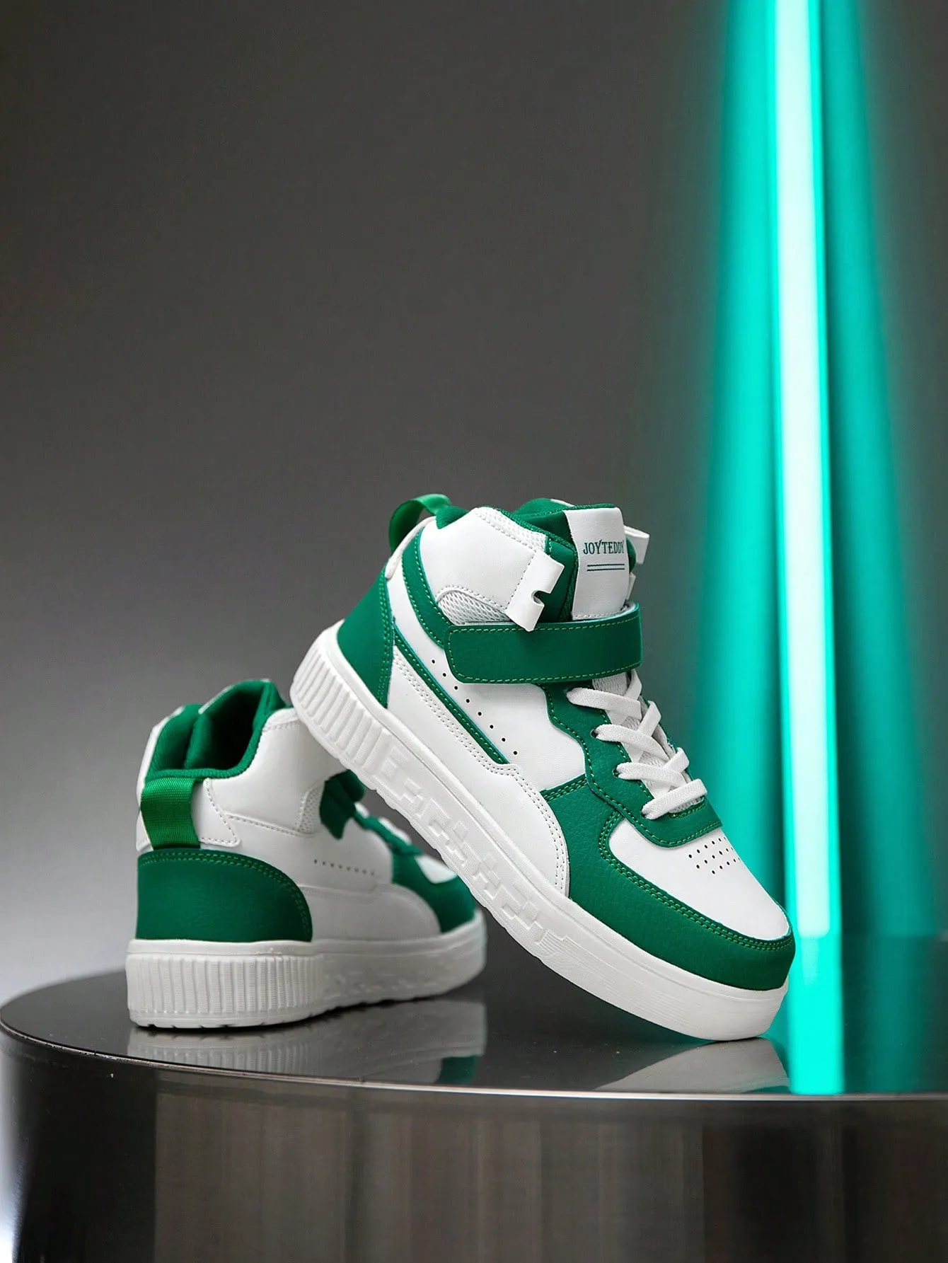 Trendy High-Top Sports Sneakers for Kids - Lightweight, Breathable & Slip-On