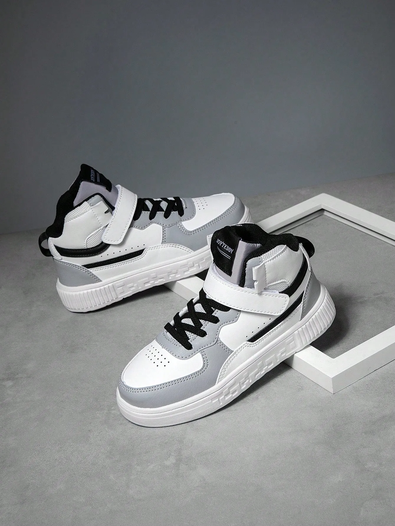 Trendy High-Top Sports Sneakers for Kids - Lightweight, Breathable & Slip-On