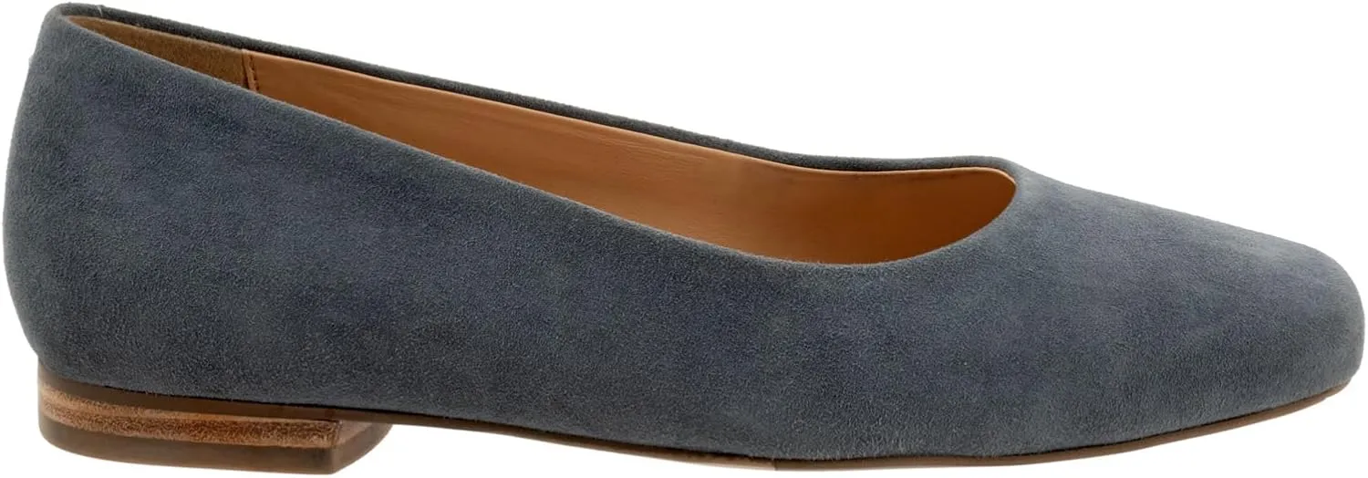 Trotters Women's Emotion Loafer Flat