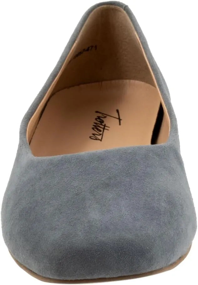 Trotters Women's Emotion Loafer Flat