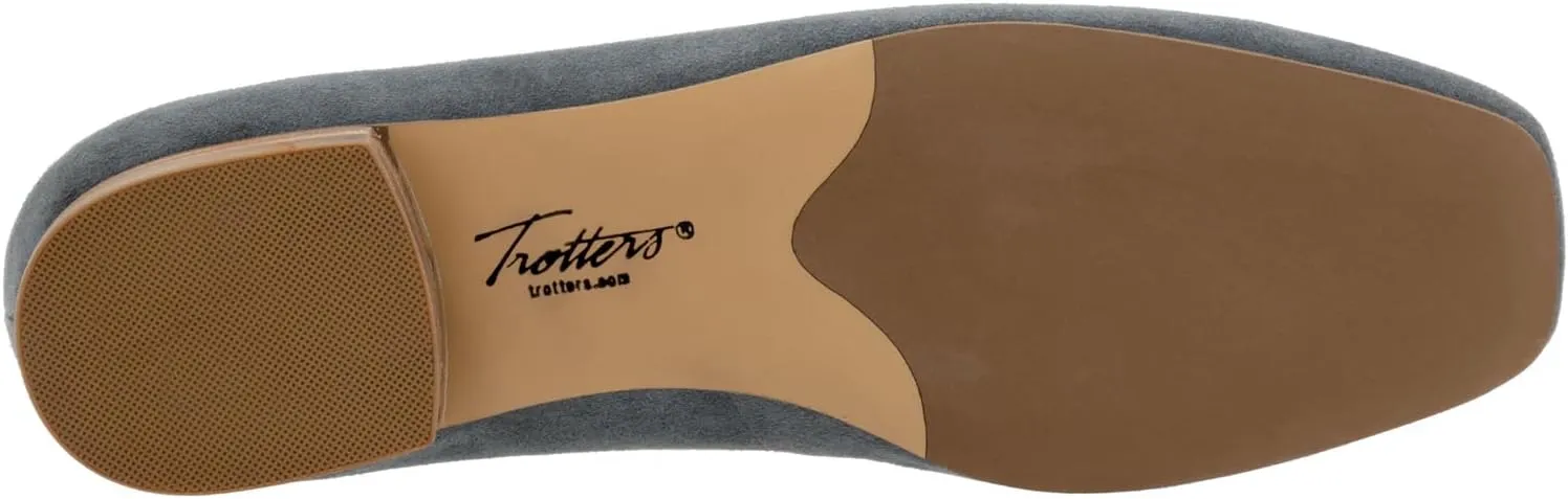Trotters Women's Emotion Loafer Flat