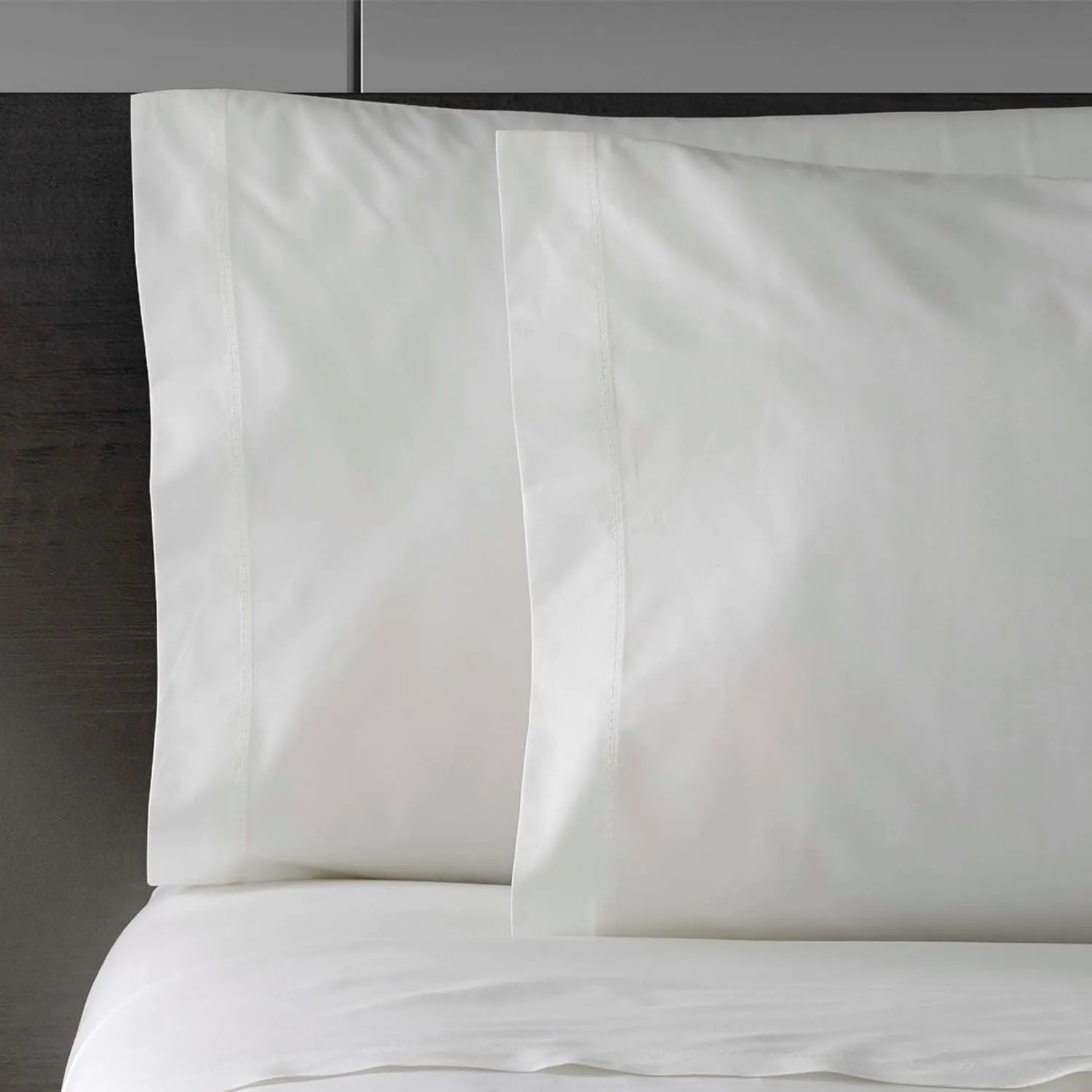 Vera Wang Percale Collection Bed Sheet Set - 100% Cotton, Crisp & Cool, Lightweight & Oeko-Tex Certified, Queen, White