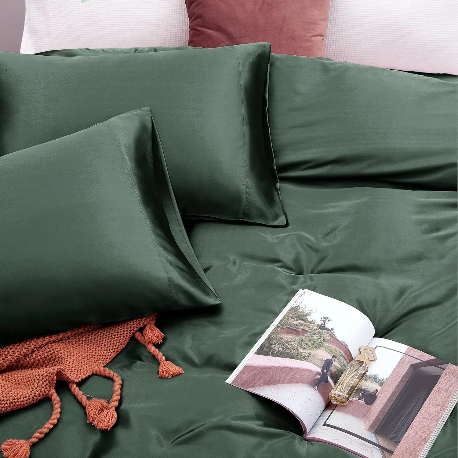 Vonty Satin Sheets Split King Silky Soft Satin Bed Sheets Forest Green Sheet Set, 2 Deep Pocket Fitted Sheet   1 Flat Sheet   2 Pillowcases
