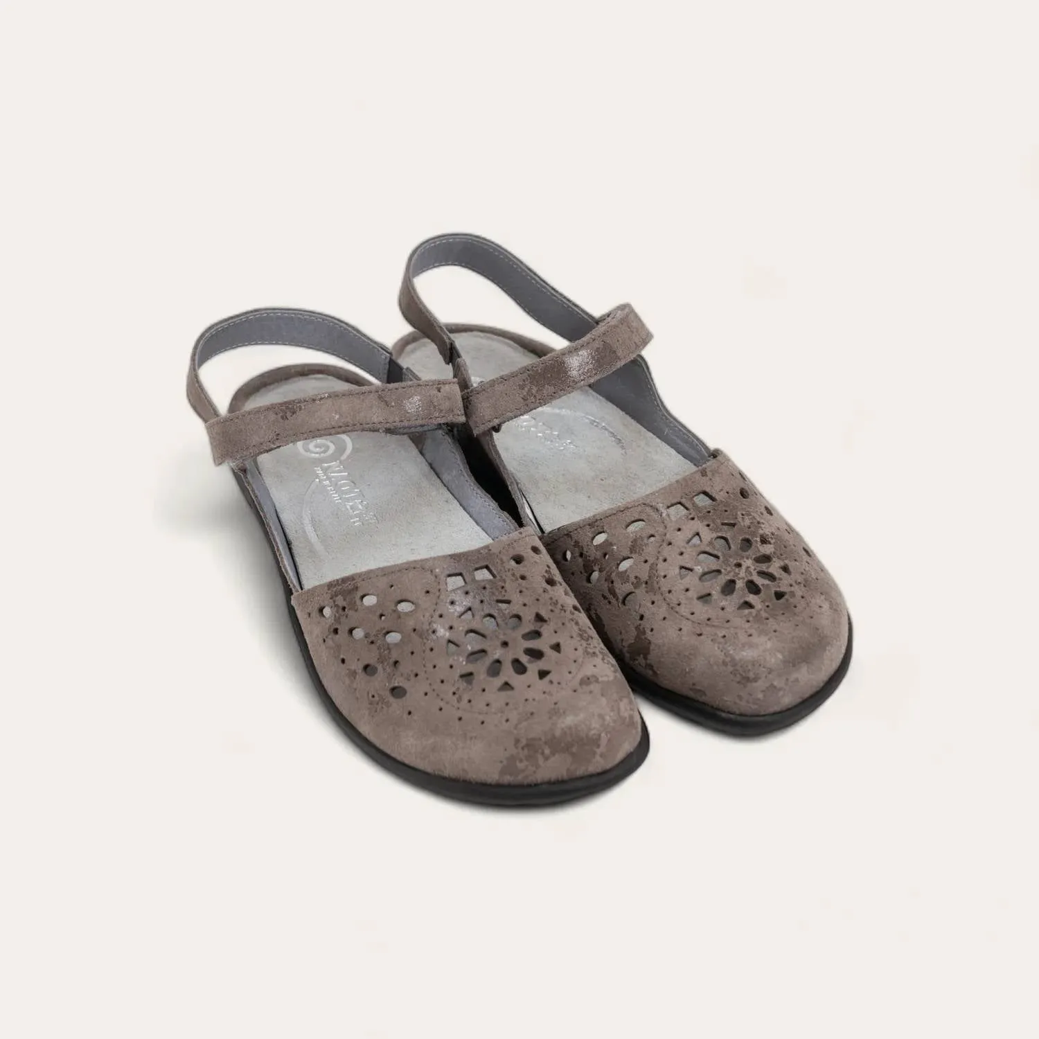 Women's Arataki Mary Jane Shoes - Medium In Gray Marble