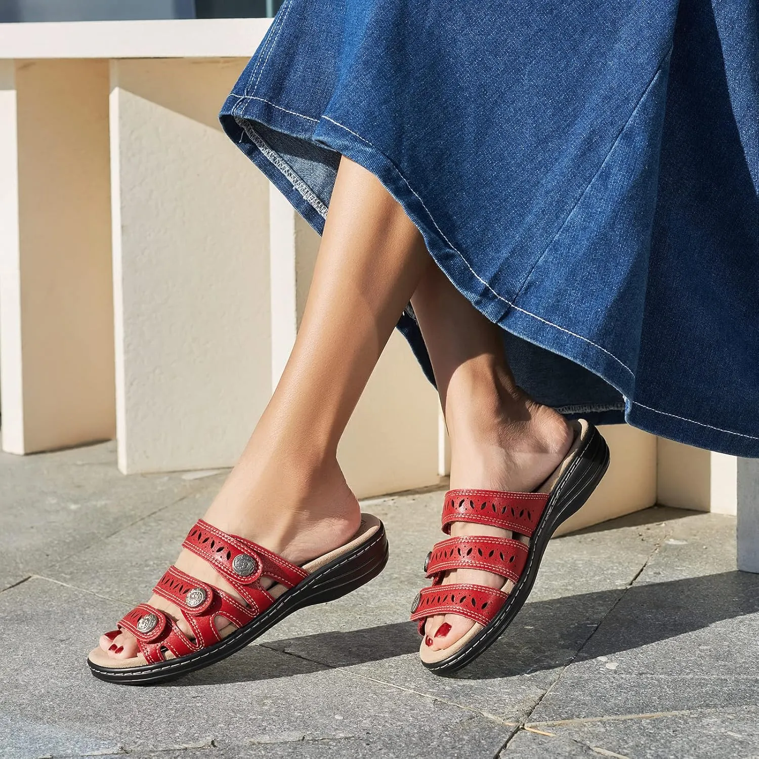 Women's Comfort Leather Slides Lightweight Flat Sandals Cute Slip On Casual Walking Slippers