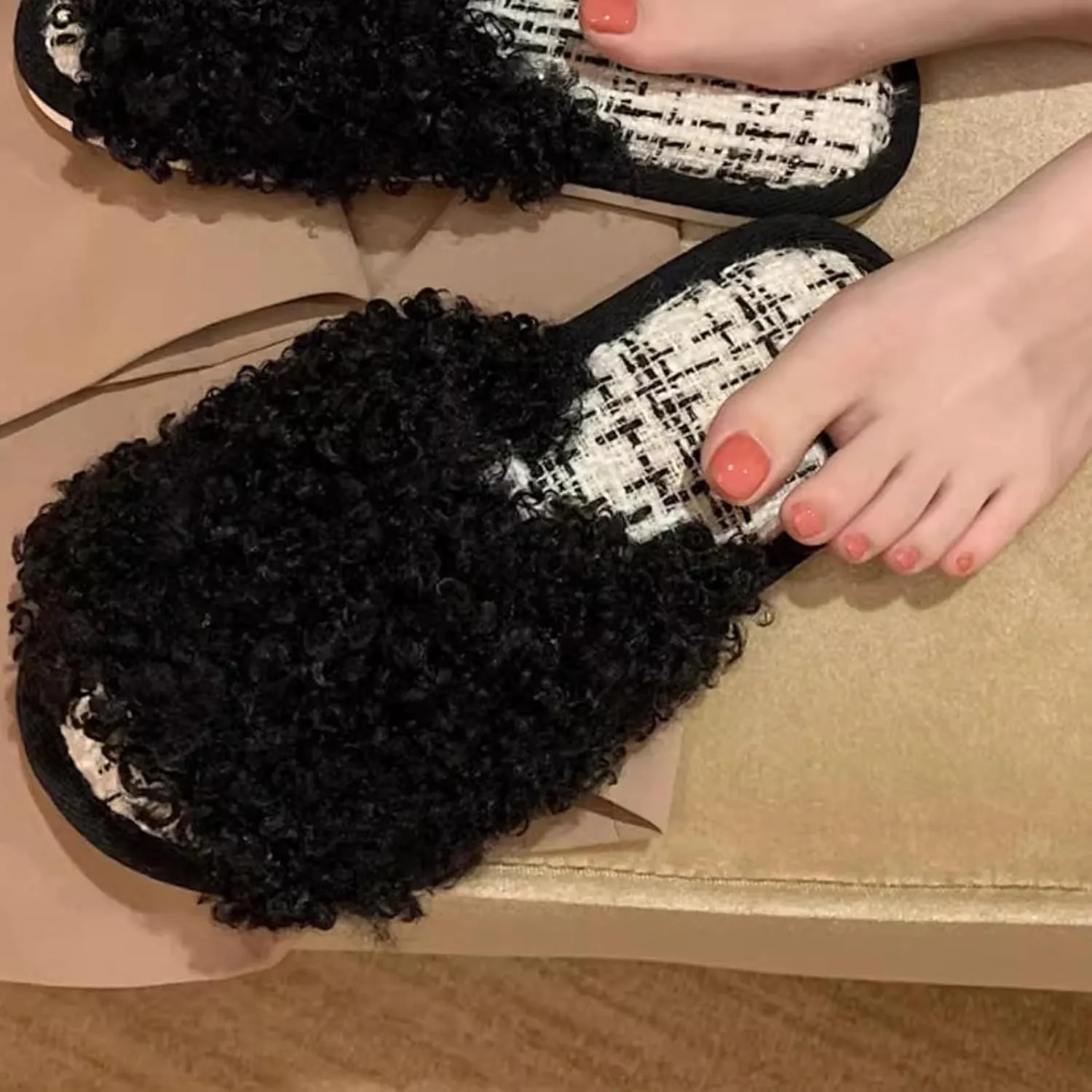 Women's Frizzy Fuzzy Slippers Plush Comfy Faux Fur Lined Slippers Memory Foam Fluffy Slide Sandals Open Toe Indoor Anti-skid Sole House Shoes